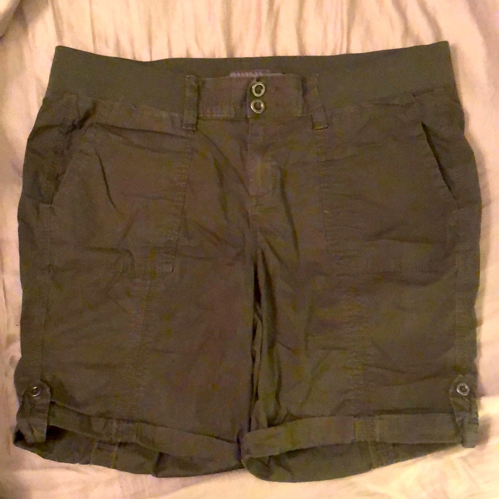 Torrid olive green shorts.